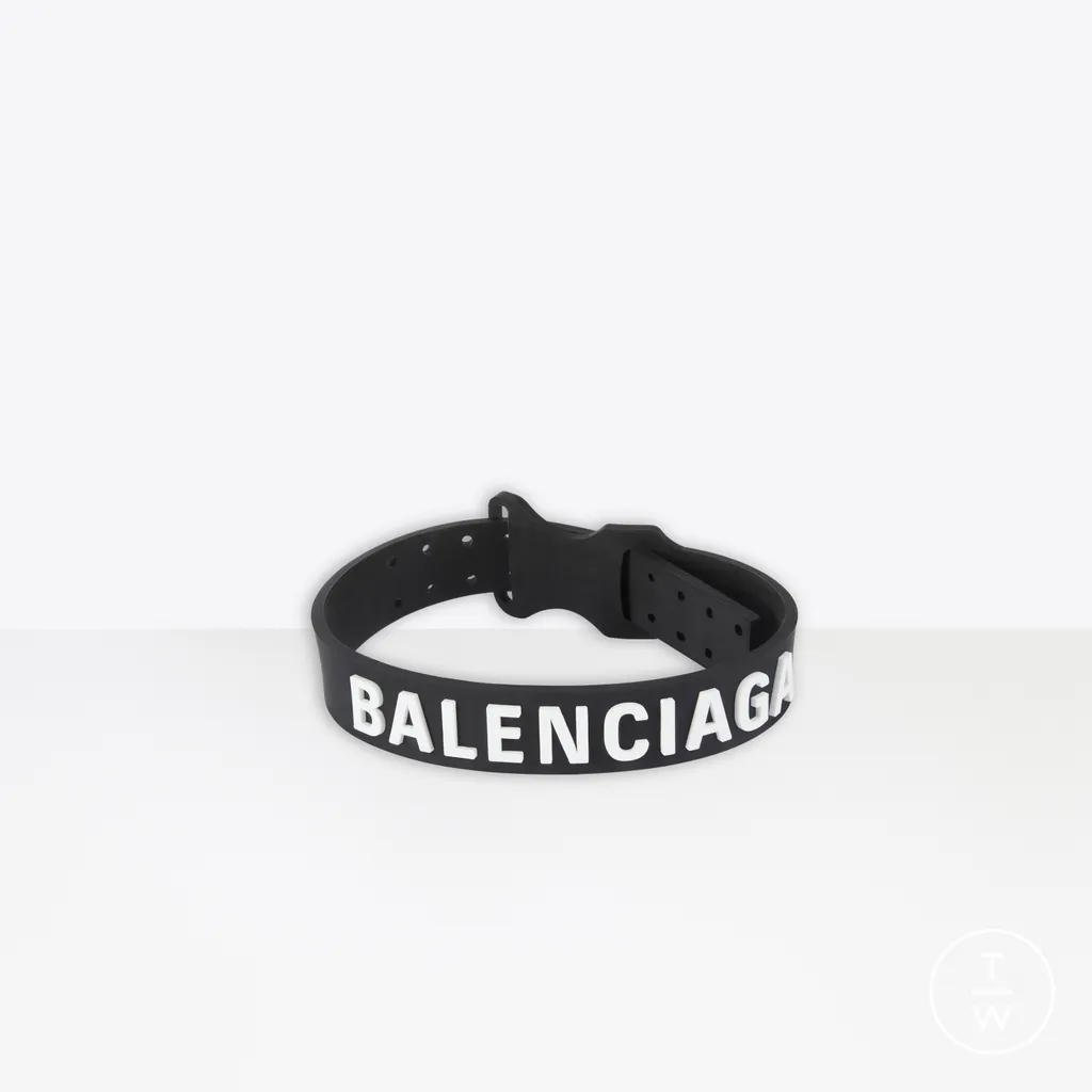 accessories Image 3